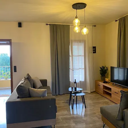 Alexandra's Boutique House *