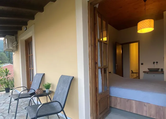 Alexandra's Boutique House בית נופש Kato Garouna