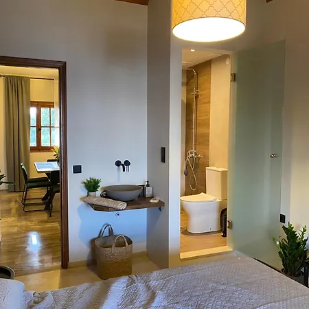 Alexandra's Boutique House * Kato Garouna